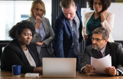 Un caucus d’entreprise